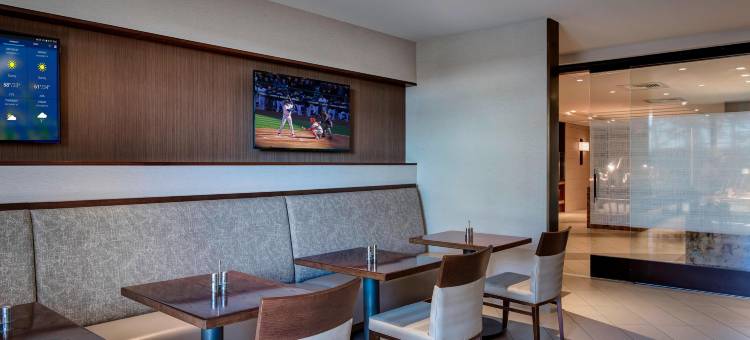 休斯顿乔治布什洲际机场万豪酒店(Houston Airport Marriott at George Bush InterContinental)图片