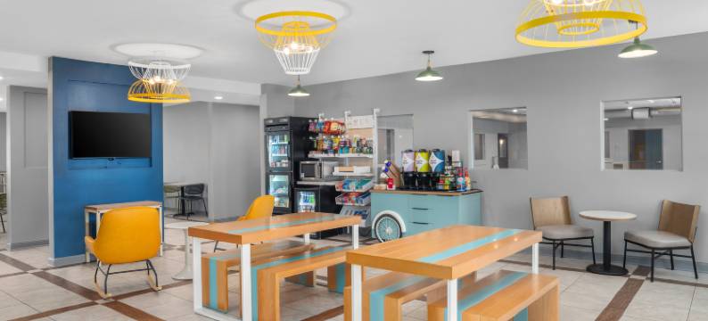 希尔顿迈诺特Spark酒店(Spark by Hilton Minot)图片