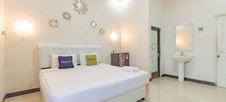 Urbanview Hotel Rifal Home Tegal图片