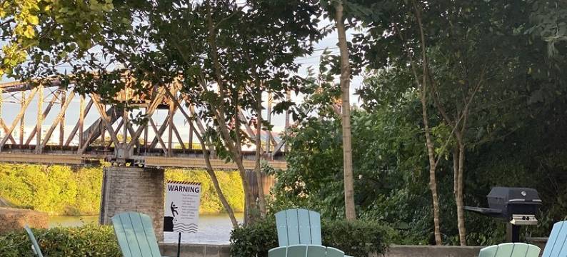 Music City Style! Downtown Broadway Honky Tonks 1 Mile! Renovation in Process!!图片