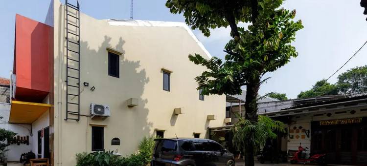 红多兹Plus酒店-近茨布布尔主题公园2号(RedDoorz Plus Near Trans Studio Cibubur 2)图片