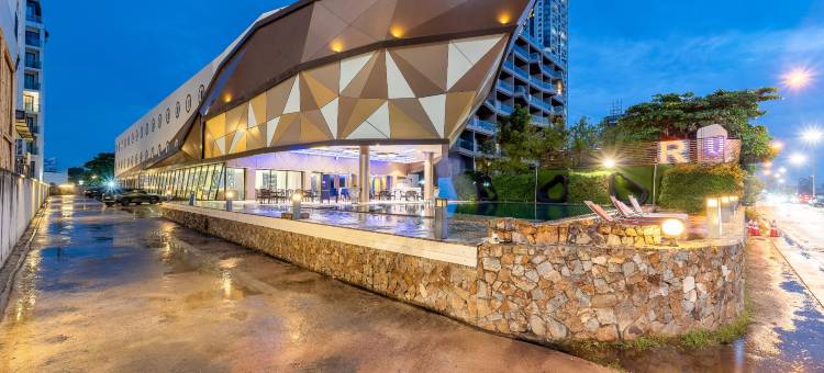 罗迪纳海滩酒店(Rodina Beach Hotel)图片