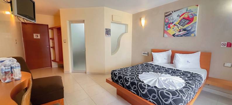 地中海奥托酒店(Auto Hotel Mediterráneo)图片