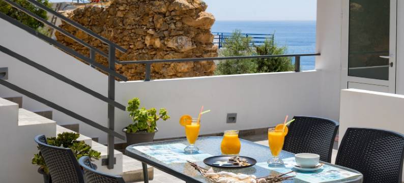 阿克罗亚利约翰客房酒店(John Akroyiali)图片