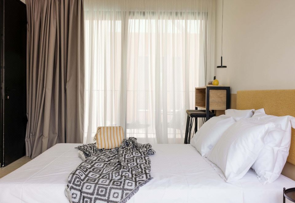 Marea Suites Hotel Overview