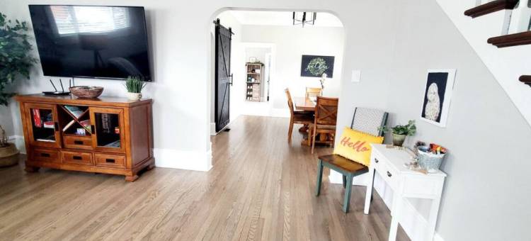 Fire Pit, Outdoor Dining, and Full Kitchen - Charming Family Haven图片