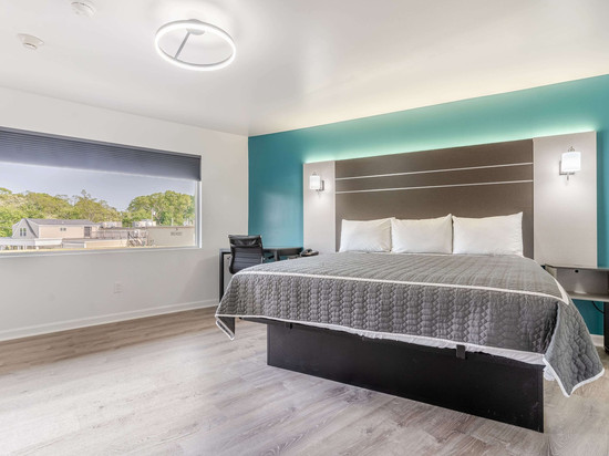 蓝色海滩汽车旅馆