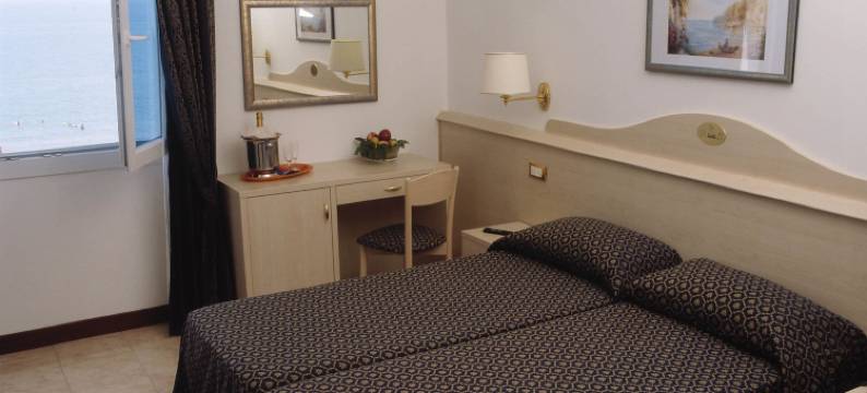 佩萨罗凯拉维尔与迷你卡拉维尔酒店(Hotel Caravelle&MiniCaravelle)图片