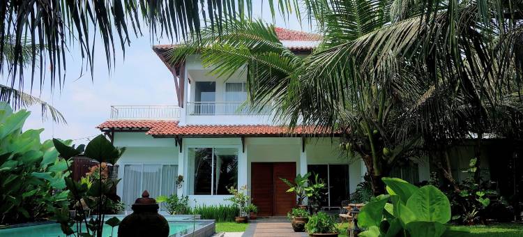 普兰巴南的Simply Homy别墅私人泳池(Villa Prambanan Jogja with Private Swimming Pool by Simply Homy)图片