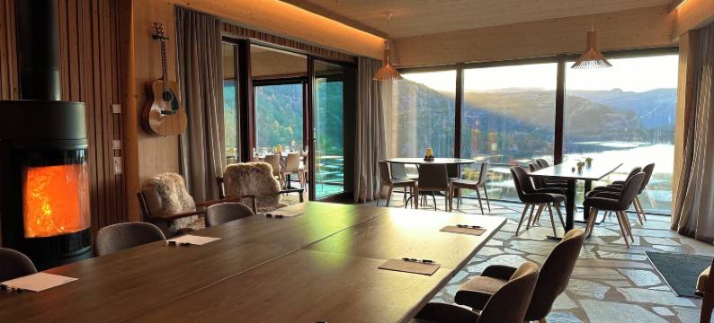 普雷克斯托伦基地营(Preikestolen Hotel & BaseCamp)图片