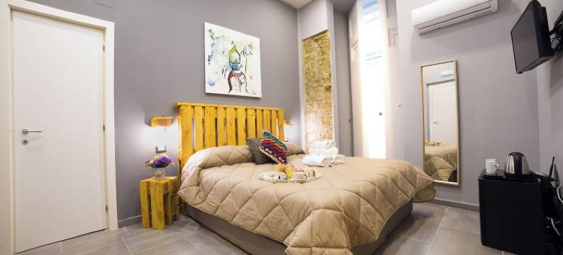 钟楼那不勒斯中央ClaPa集团运营酒店(Al Campanile H Napoli Centro, by ClaPa Group)图片