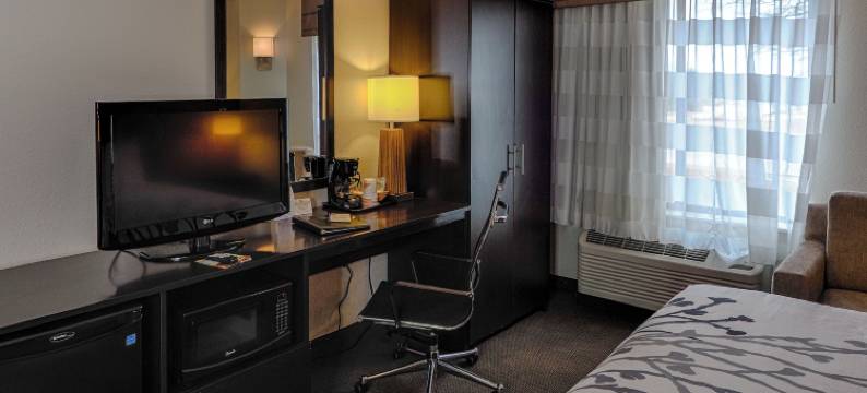 春之湖 - 费耶特维尔自由堡附近舒眠套房酒店(Sleep Inn & Suites Spring Lake - Fayetteville Near Fort Bragg)图片