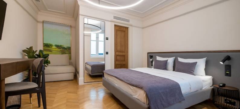 广场上(On the Square)图片