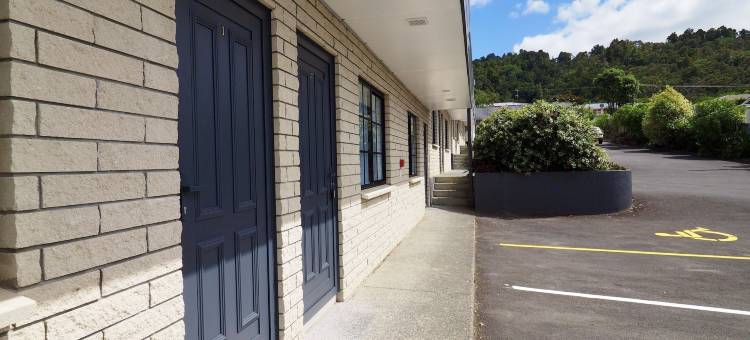 Bks圣诞红花小屋(BK's Pohutukawa Lodge)图片