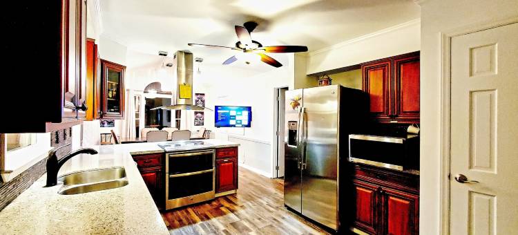 卡纳斯维尔 热水浴缸 游泳池 游戏厅 健身房 无线网络 咖啡(Kernersville Hot Tub  Pool  Arcade Gym Wifi Coffee)图片