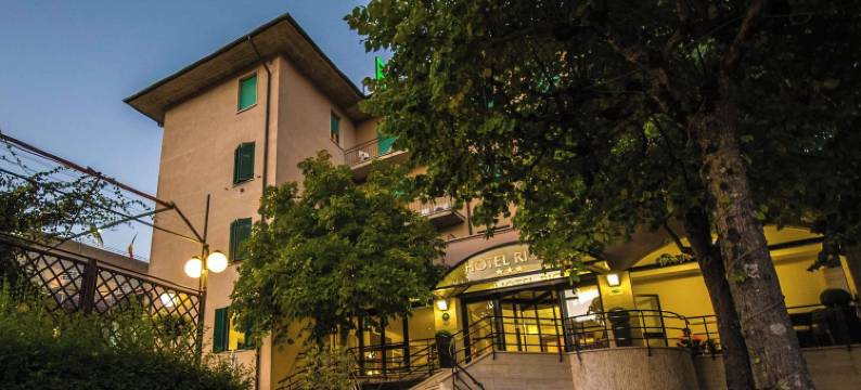 里奇别墅酒店(Hotel Villa Ricci & Benessere)图片