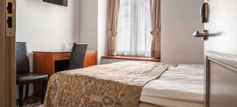 三冠公寓(Three Crowns Residents)图片