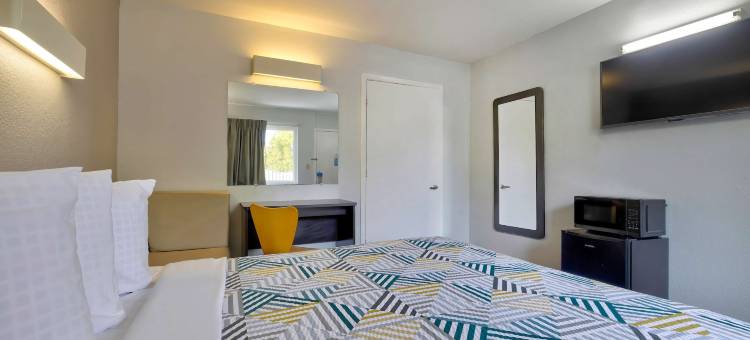 奥什科什6号汽车旅馆(Motel 6 Oshkosh, WI)图片