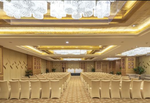 Radisson Gurugram Sohna Road City Center Hotel Overview