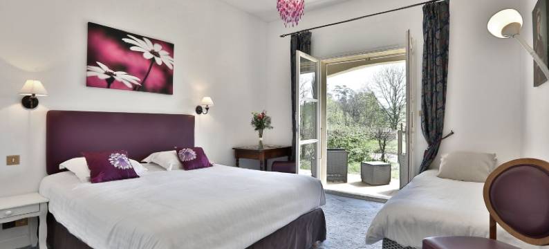 普伊罗伯特城堡酒店(Château de Puy Robert Lascaux - A proximité Grotte de Lascaux - Hôtel Avec Piscine chauffée - Sarlat)图片