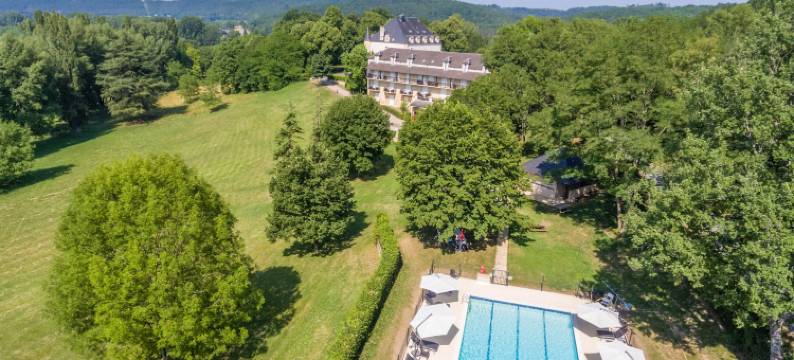 普伊罗伯特城堡酒店(Château de Puy Robert Lascaux - A proximité Grotte de Lascaux - Hôtel Avec Piscine chauffée - Sarlat)图片