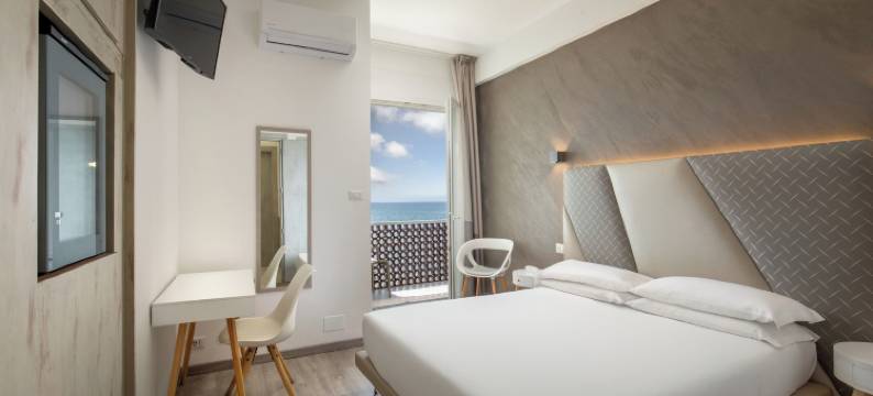 提雷诺酒店(Hotel Tirreno)图片