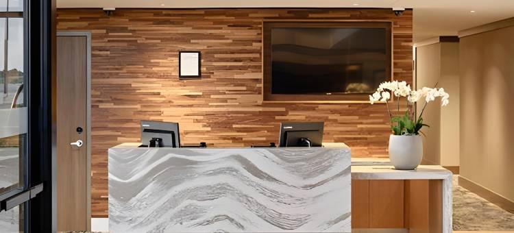 大蓝鹭酒店(Great Blue Heron Hotel)图片