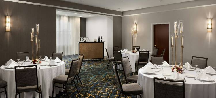 长岛麦克阿瑟机场万怡酒店(Courtyard Long Island MacArthur Airport)图片