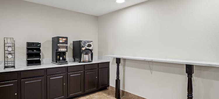 尤利斯红屋顶套房酒店 - 达拉斯沃斯堡国际机场西南(Red Roof Inn & Suites Euless - DFW Airport Southwest)图片