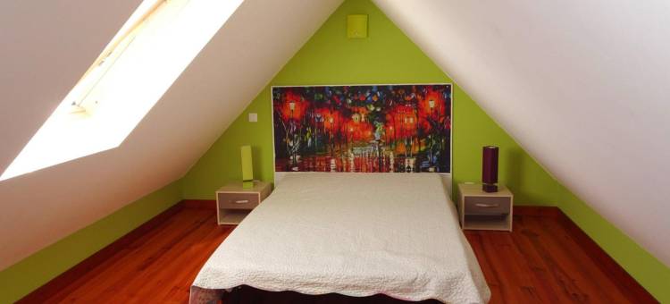 Holiday Home in Guerlesquin near Lake图片