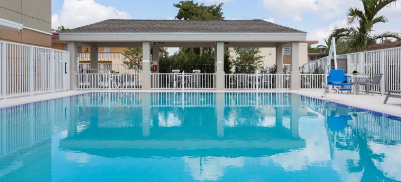 迈阿密国际机场36号街Candlewood Suites(Candlewood Suites MIAMI INTL AIRPORT - 36TH ST by IHG)图片