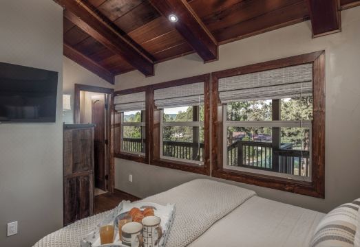 Moon Mountain Escape Hotel Overview