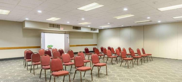 纽波特速8酒店(Quality Inn)图片