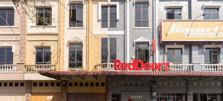 红多兹酒店-MMTC德利沙登综合大楼(RedDoorz @ Komplek Mmtc Deli Serdang)图片