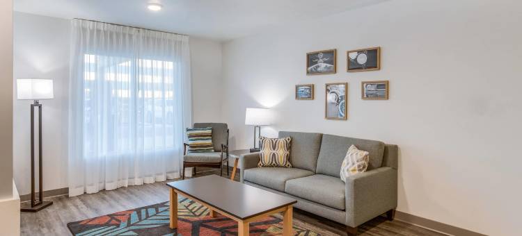 伍德斯普林套房底特律农场山(WoodSpring Suites Detroit Farmington Hills)图片