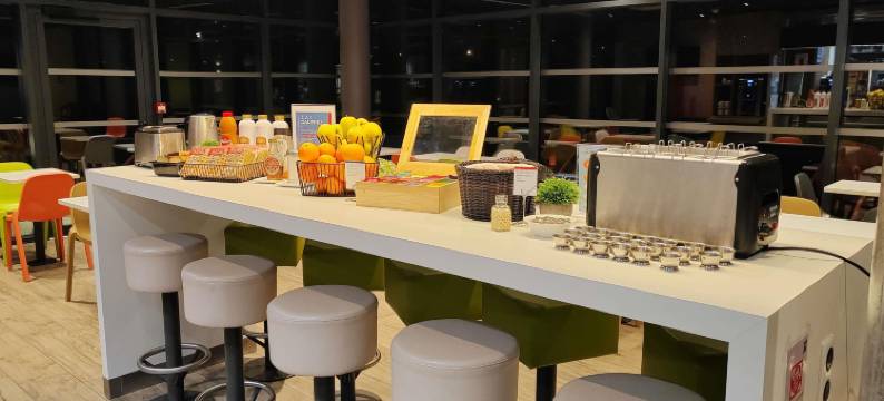 宜必思快捷日内瓦圣热尼普伊酒店(Ibis Budget Saint-Genis-Pouilly Genève)图片