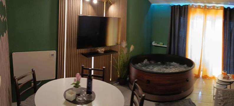 带热水浴缸的 Sutalo 公寓(Apartment Sutalo with Hot Tub)图片