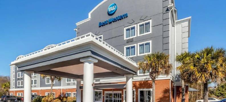 北查尔斯顿-诺斯伍兹舒适套房酒店(Comfort Inn & Suites North Charleston - Northwoods)图片