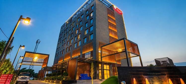 温德姆华美达安可酒店阿约提亚塔克普拉(Ramada Encore by Wyndham Ayodhya Takpura)图片
