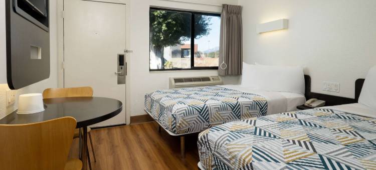 圣巴巴拉6号汽车旅馆 - 戈拉塔(Motel 6 Goleta, CA - Santa Barbara)图片