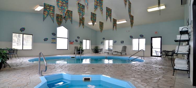 温泉村呗盟套房酒店(Baymont by Wyndham Hot Springs)图片