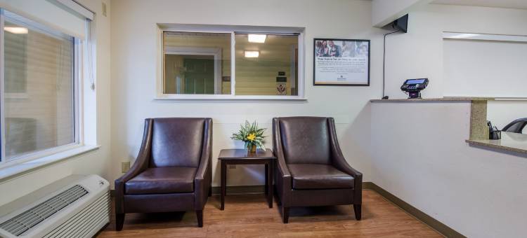 PKWY酒店(HomeTowne Studios Winston-Salem - University Pkwy)图片