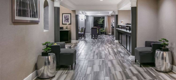 达拉斯上城拉昆塔温德姆酒店(La Quinta Inn by Wyndham Dallas Uptown)图片