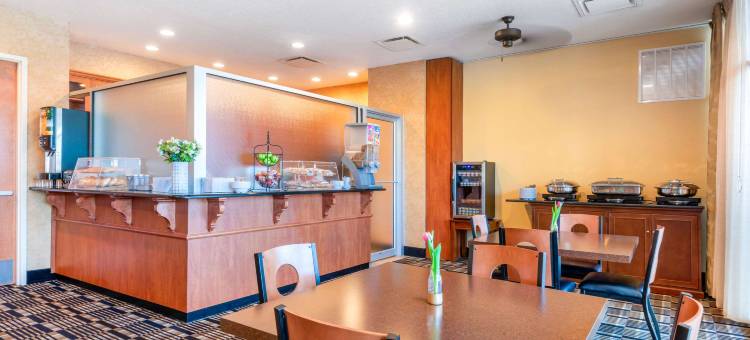 奥蒙德海滩代托纳目的地凯隆酒店(Clarion Inn Ormond Beach at Destination Daytona)图片