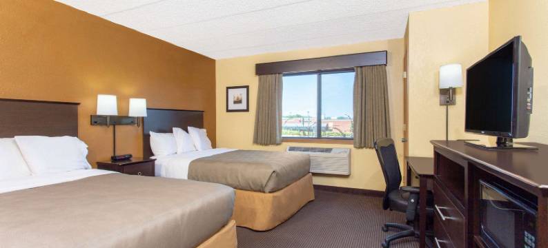 西本德AmericInn酒店(AmericInn by Wyndham West Bend)图片