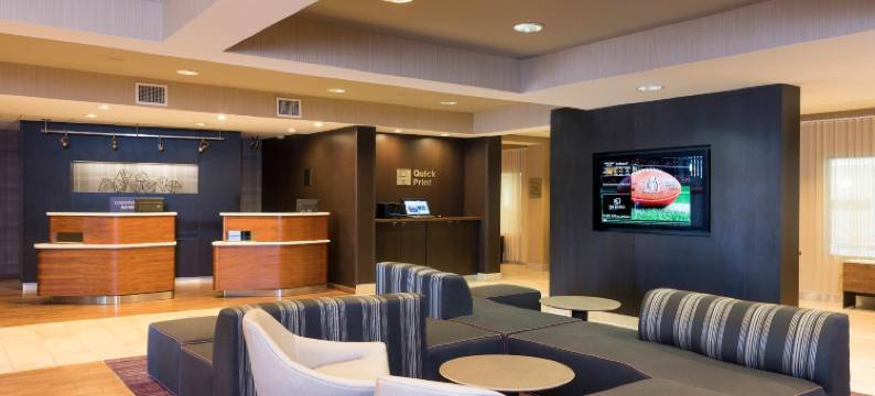 特拉弗斯城万豪万怡酒店(Courtyard Traverse City)图片