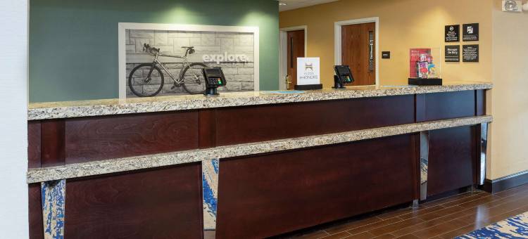 东兰辛欢朋酒店(Hampton Inn East Lansing)图片