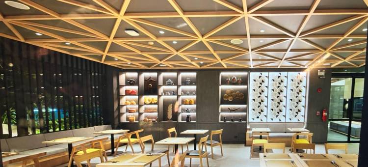 普吉島彩鴻酒店(Travelodge Phuket Town)图片