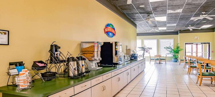 马绍尔波茵特克拉丽奥酒店(Clarion Pointe Marshall)图片