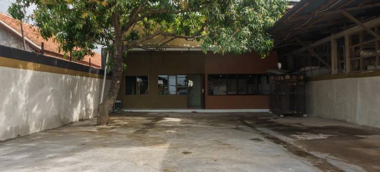 红门酒店尼尔芝卡姆佩克购物中心卡拉旺(RedDoorz Near Cikampek Mall Karawang)图片